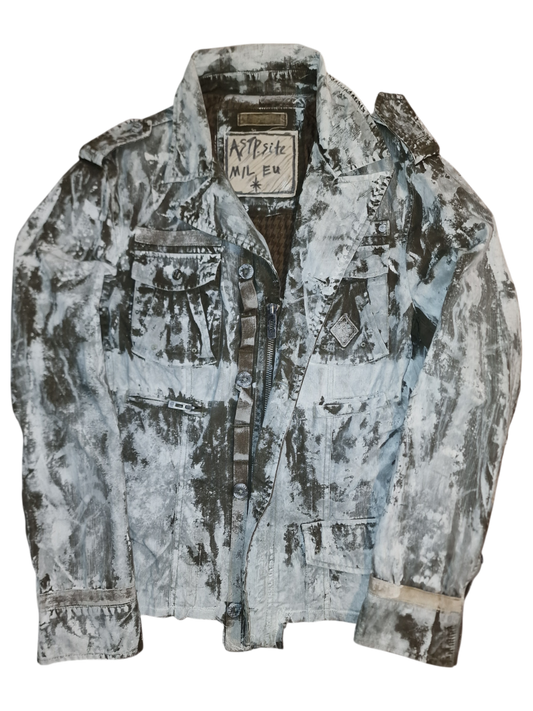 "HUNT" Jacket 02